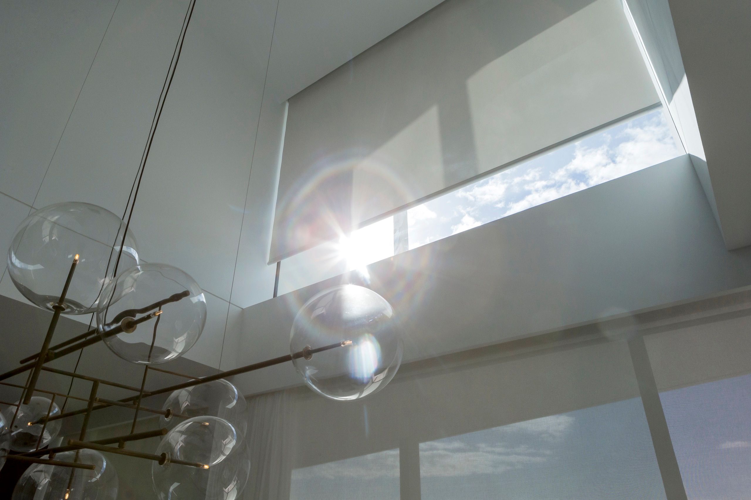Roller blind with Polyscreen fabric in a south-facing living room in Costa d'en Blanes, Mallorca