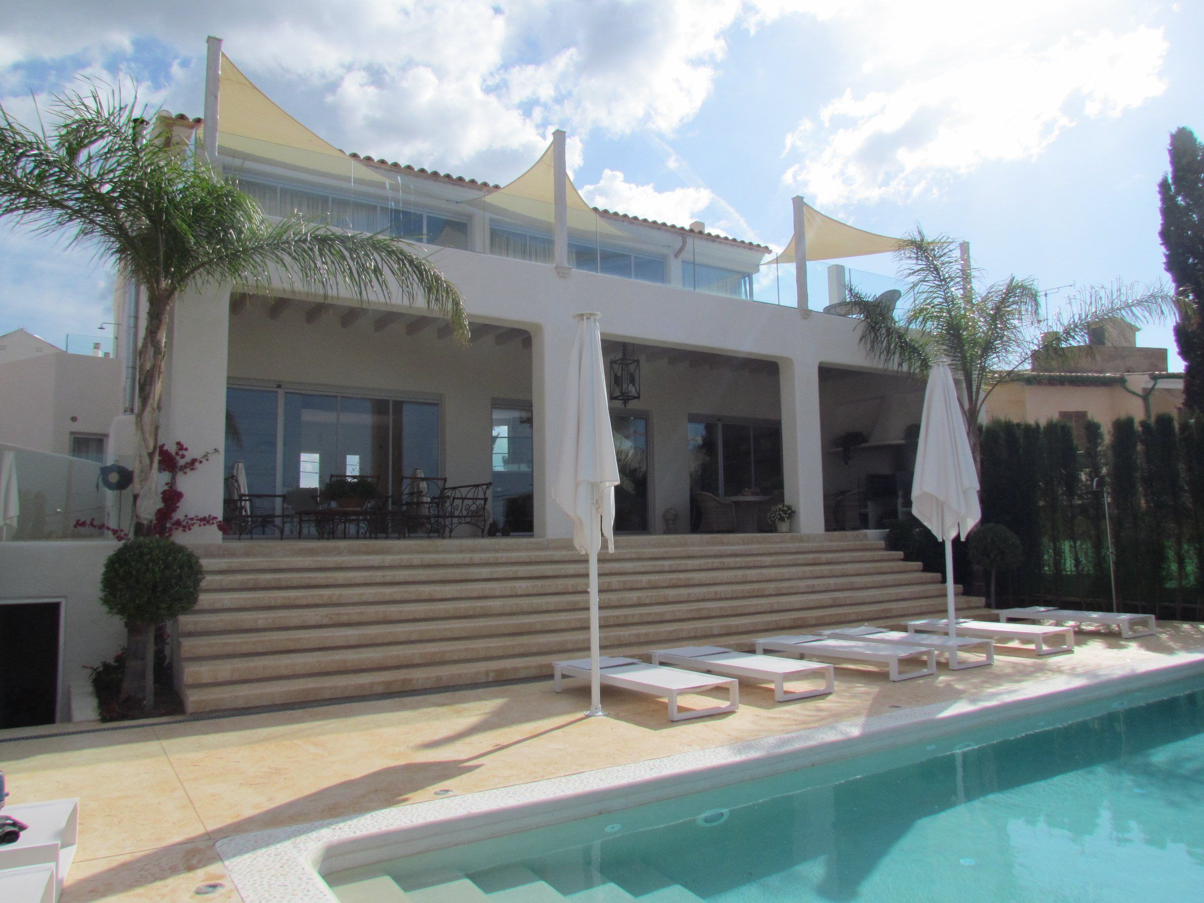 Sonnensegel über dem Pool – Mallorca (1)