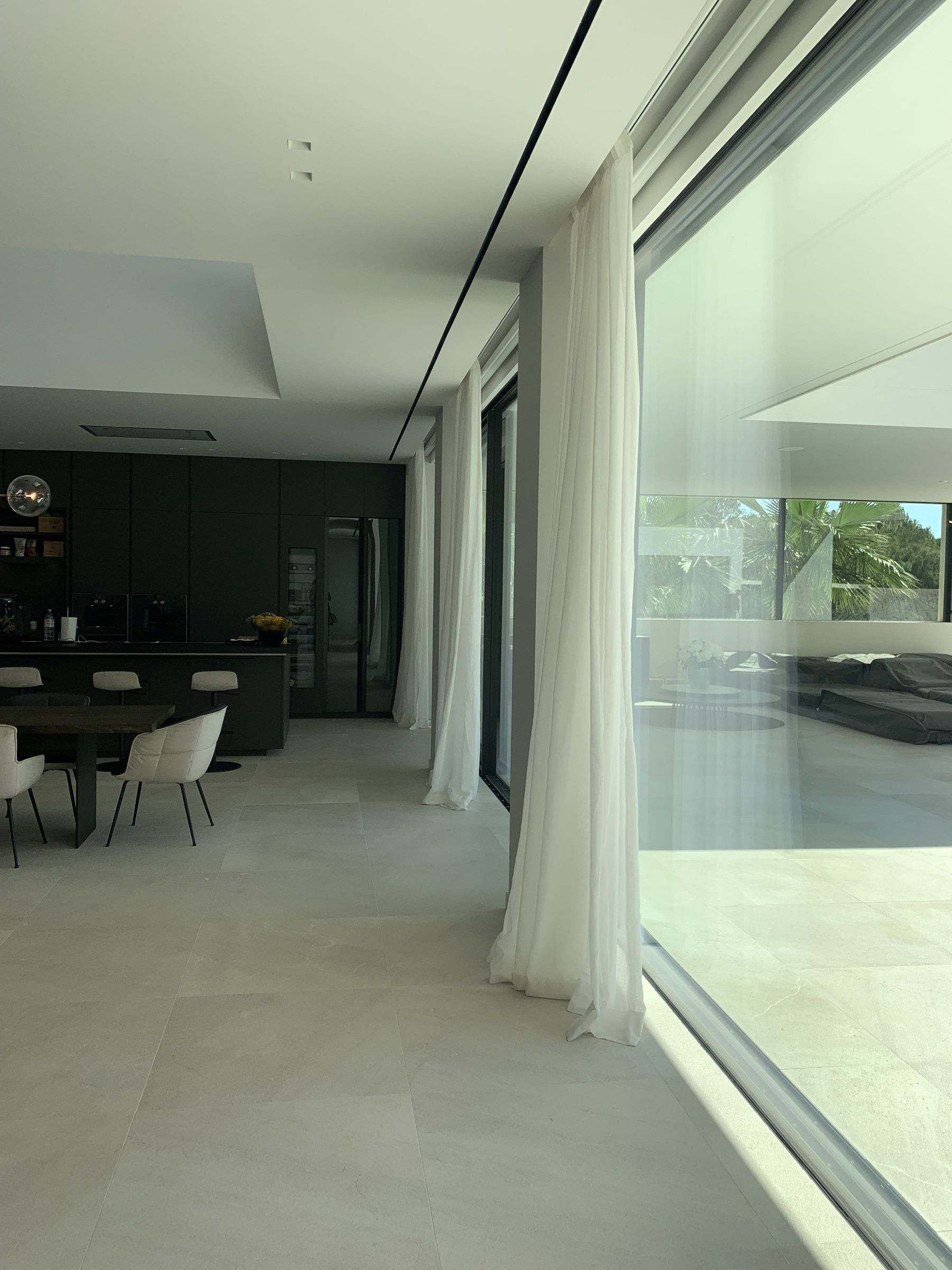 Double-height roller blinds and sheers – Mallorca (3)