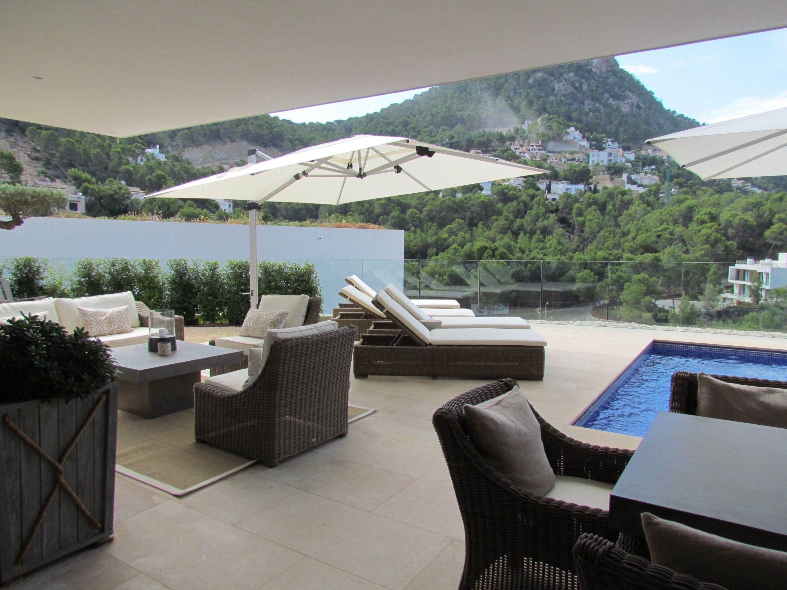 Sturdy parasol on a terrace in Puerto de Andratx, Mallorca