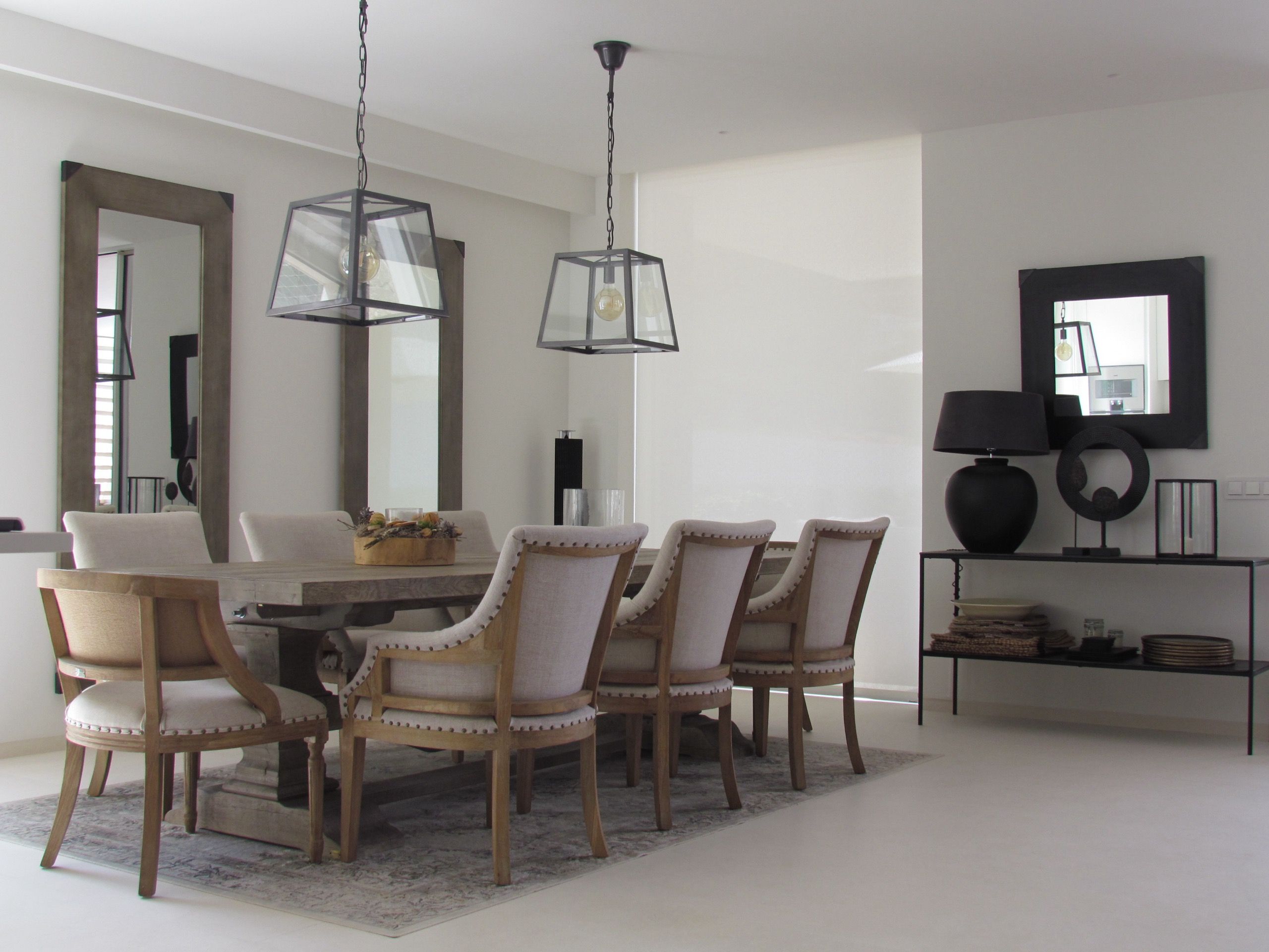 Roller blind fully retracted, leaving the glazing clear in Puerto de Andratx, Mallorca