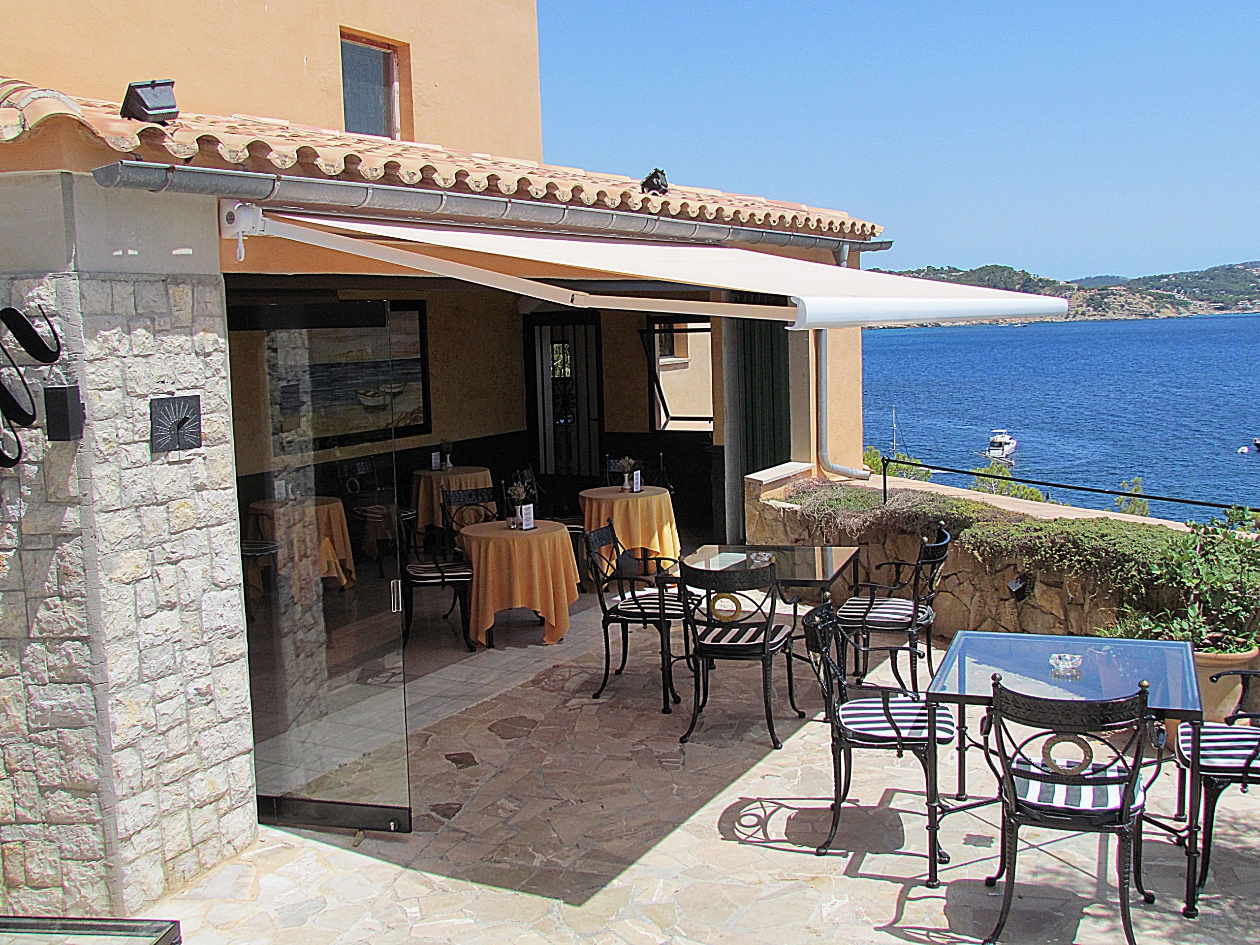 Awnings – Cala Fornells – Mallorca (2)