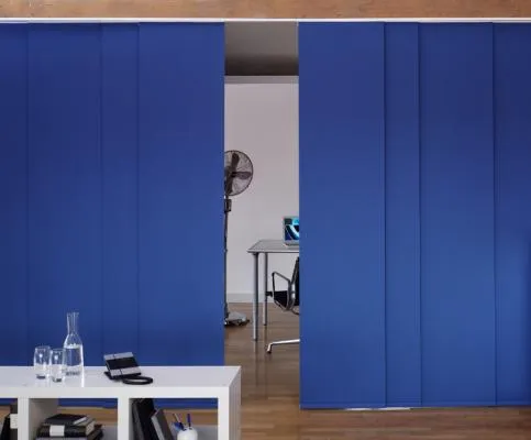 Sliding panel: an option for dividing spaces