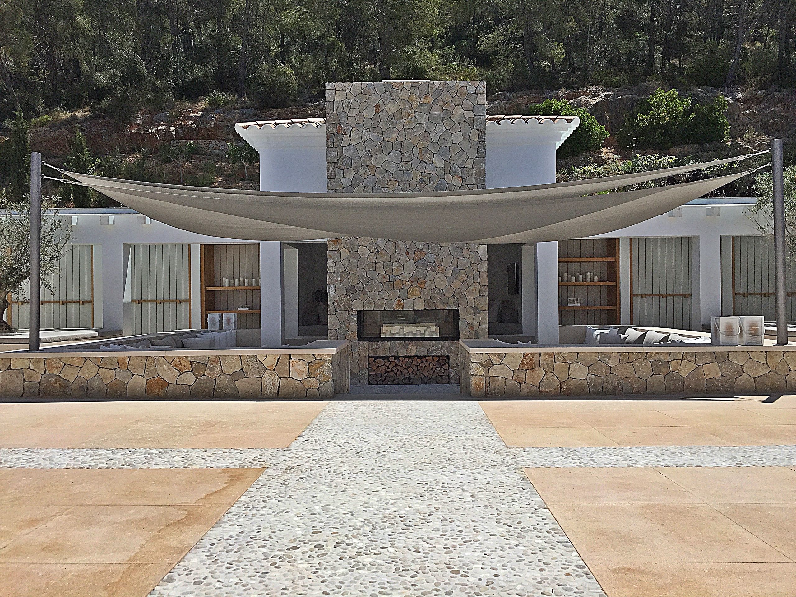 Two overlapping shade sails with a gentle fall in Puerto de Andratx, Mallorca