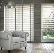 Weiße Holzjalousien: Eleganz und Natürlichkeit