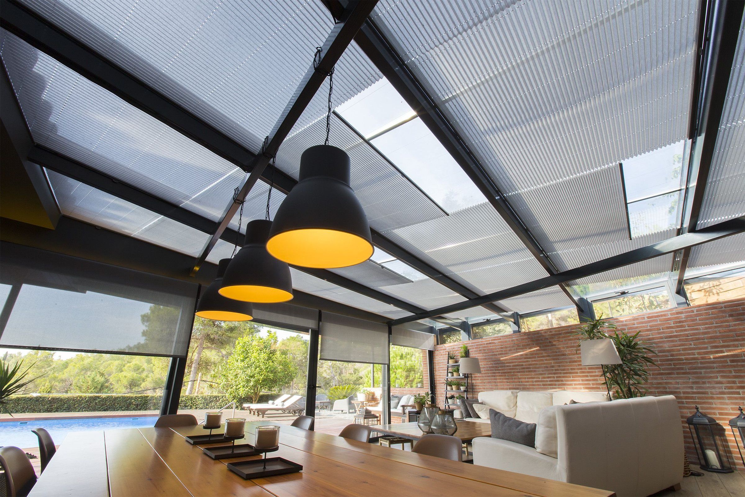 Pleated shades and cellular shades (1)